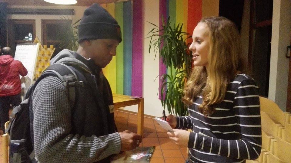 Dass die Flüchtlingsproblematik auch Menschen in Kreuzau betrifft erfuhren unsere Schüler beim Interview.