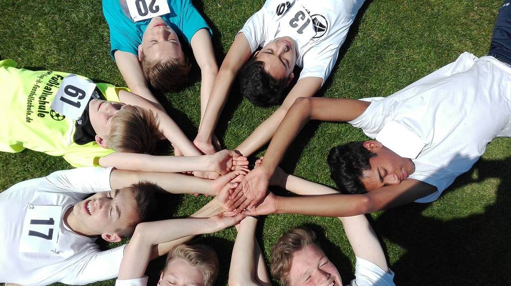 Kaum zu glauben - aber auf dem Sportplatz ging zeitweise sogar die Sonne auf.