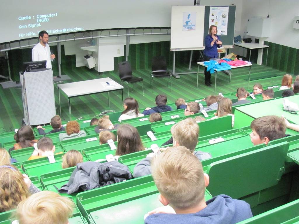 Ein Nebeneffekt der Fahrt nach Aachen: Die Teilnehmer hatten die Gelegenheit, schon lange vor dem Abitur einmal Uni-Atmosphäre kennenzulernen.